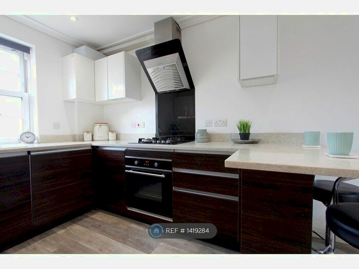 3 Bedroom Flat To Rent In Oxford Road, Reading, RG1