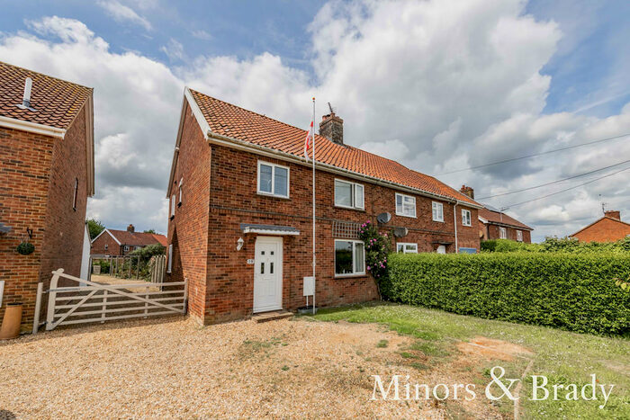 4 Bedroom Semi-Detached House For Sale In Wellingham Road, Litcham, PE32