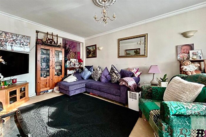 4 Bedroom Detached House For Sale In Coleford Bridge Road, Mytchett, Camberley, Surrey, GU16