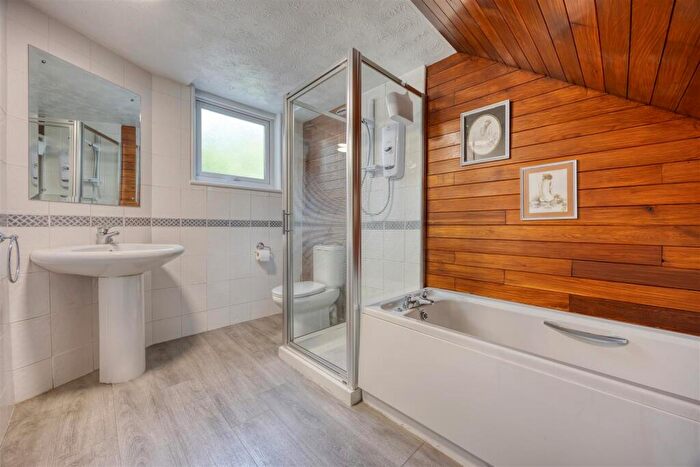 4 Bedroom Semi-Detached House To Rent In Northbank Road, Kirkintilloch, Glasgow, G66
