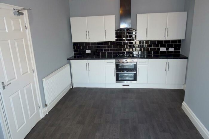 3 Bedroom Flat To Rent In Holderness Road, Hull, HU8