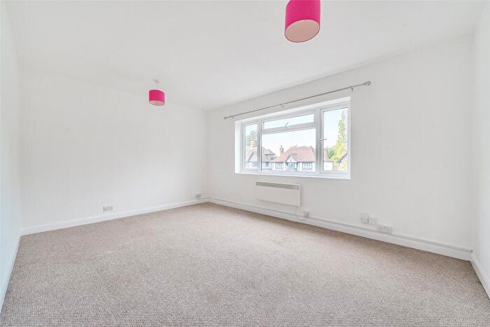 2 Bedroom Apartment For Sale In Princess Parade, Crofton Road, Orpington, BR6