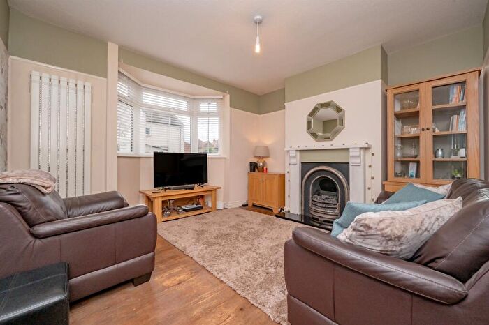 2 Bedroom Semi Detached House For Sale In Wordsworth Road, Kettering, NN16