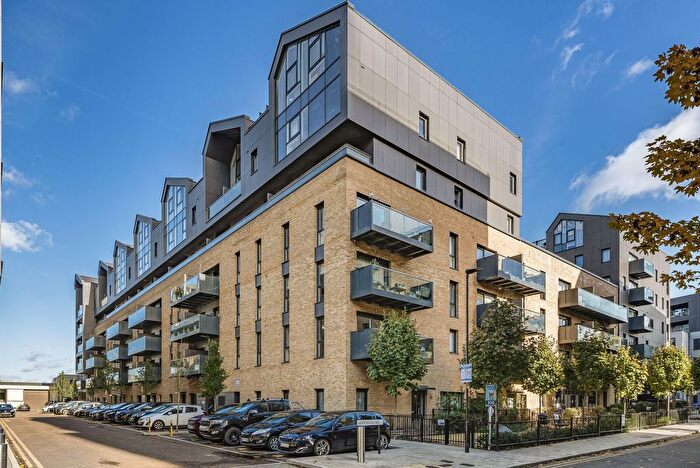 2 Bedroom Flat For Sale In Hoffmans Road, Walthamstow, London, E17