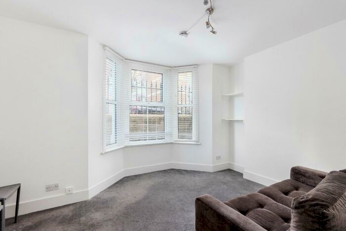 1 Bedroom Apartment To Rent In Temple Dwellings, Temple Street, London, E2