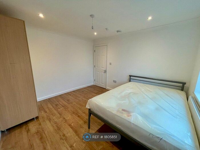 5 Bedroom Terraced House To Rent In Priory Gardens, London, W5