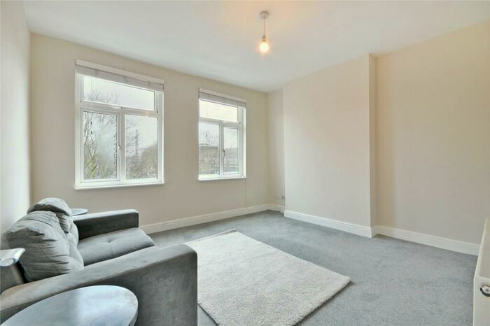 2 Bedroom Flat To Rent In Rotherhithe New Road, Surrey Quays, SE16