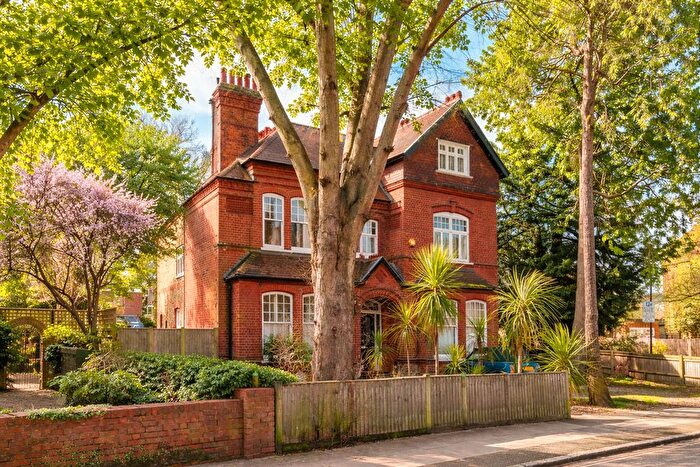 3 Bedroom Flat For Sale In Strawberry Hill Road, Strawberry Hill, Twickenham, TW1