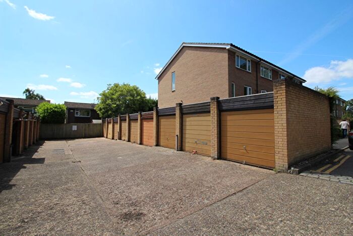 1 Bedroom Flat To Rent In Green Acres, Croydon, CR0