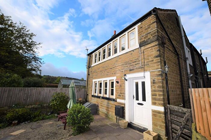 2 Bedroom Cottage To Rent In Cliffe Road, Shepley, Huddersfield, HD8