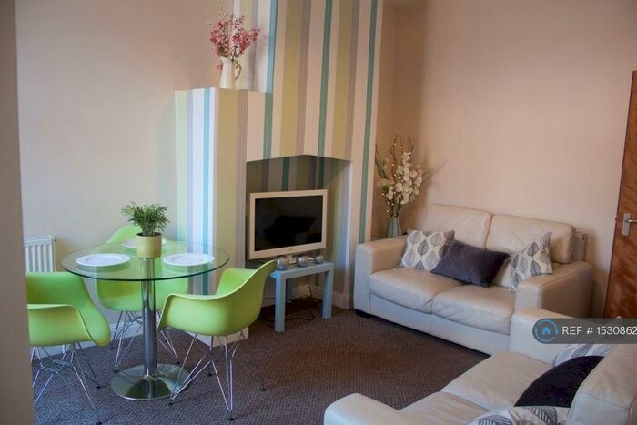 3 Bedroom Terraced House To Rent In St. Ives Road, Manchester, M14