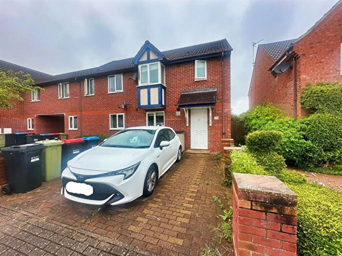 3 Bedroom End Of Terrace House To Rent In Rosemullion Avenue, Tattenhoe, MK4