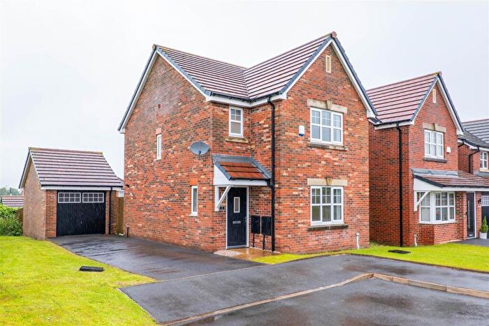 3 Bedroom Detached House For Sale In Glamis Court, Blackrod, Bolton, BL6