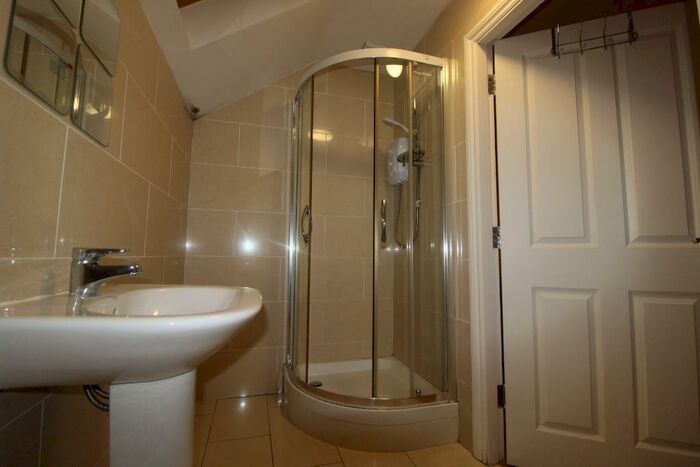 3 Bedroom Flat To Rent In Riverview Court, Derby, Derbyshire, DE1