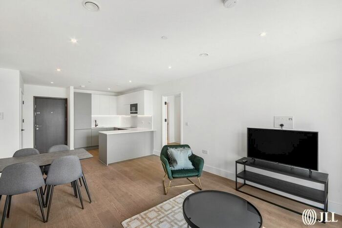 2 Bedroom Flat To Rent In Capital Interchange Way, Brentford, TW8