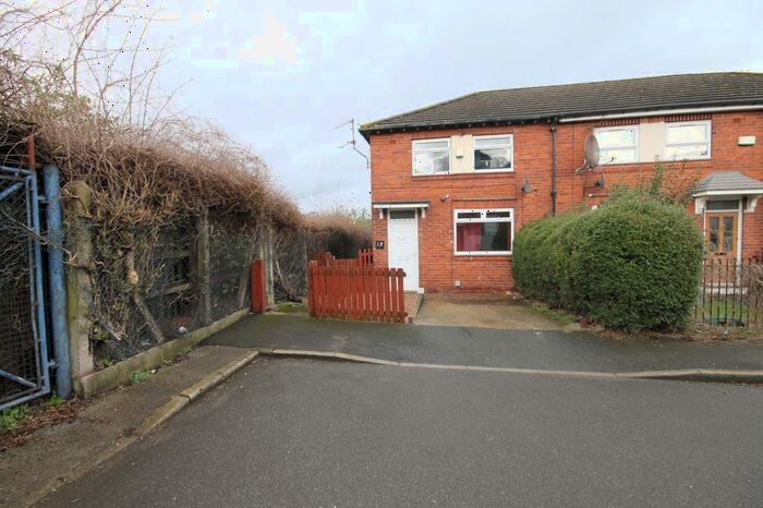 3 Bedroom Town House To Rent In Woodcock Place, Sheffield, S2