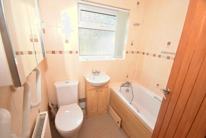 3 Bedroom Semi-Detached Bungalow For Sale In Somers Road, Prettygate, Colchester, CO3