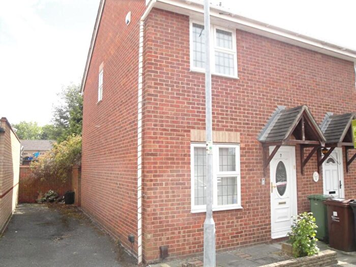 Detached House To Rent In Webbscroft Road, Dagenham, RM10
