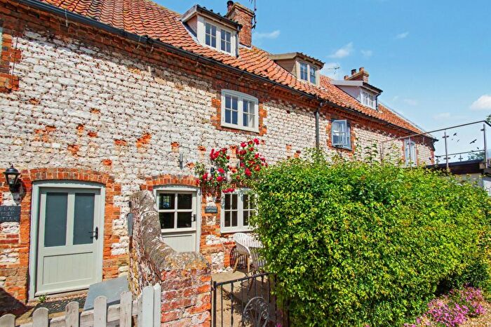 3 Bedroom Terraced House For Sale In Holme Next The Sea, Norfolk, PE36