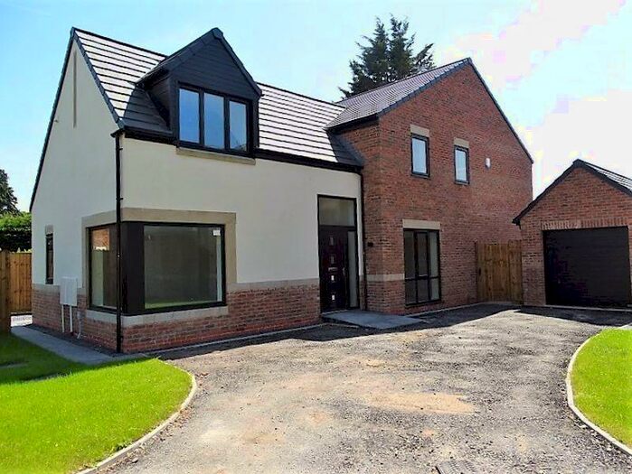 5 Bedroom Detached House For Sale In Inglemere Court, Barton, Preston, PR3