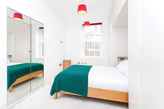3 Bedroom Flat For Sale In Warwick Court, High Holborn, WC1R
