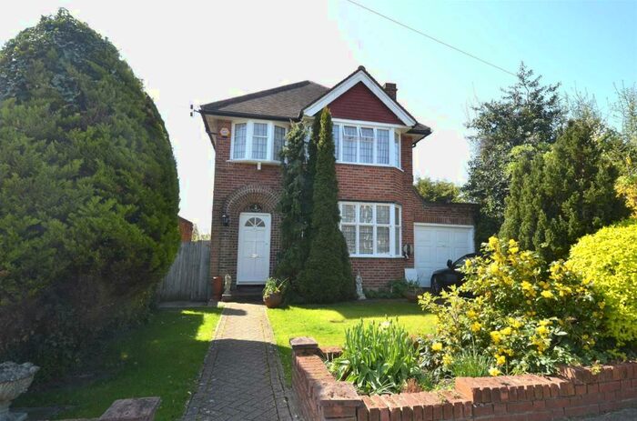 3 Bedroom Detached House To Rent In Poynings Way, Woodside Park, N12