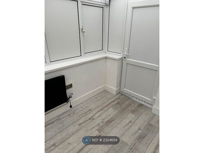 5 Bedroom Detached House To Rent In Birches Head Road, Stoke-On-Trent, ST1