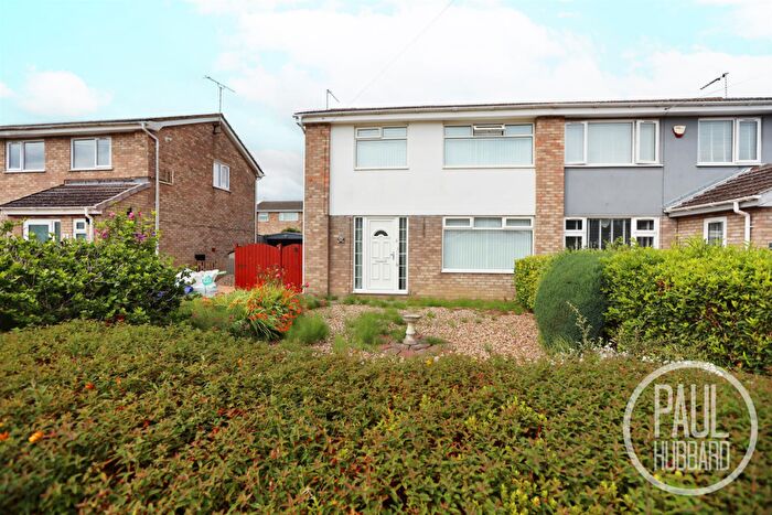 3 Bedroom Semi-Detached House For Sale In Cavendish Close, Lowestoft, NR32
