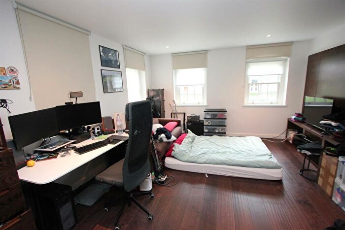 Apartment To Rent In King Henry Terrace, Sovereign Court, Wapping, E1W