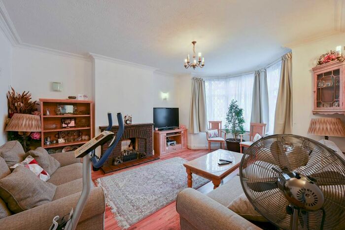 5 Bedroom Semi-detached House To Rent In Nibthwaite Road, Harrow, HA1