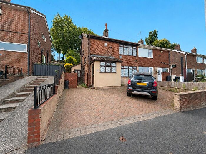 3 Bedroom Semi-Detached House For Sale In Green Hill Road, Leeds, LS13