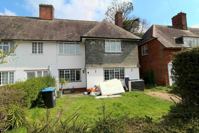 2 Bedroom Maisonette To Rent In Bacon Lane, London, NW9