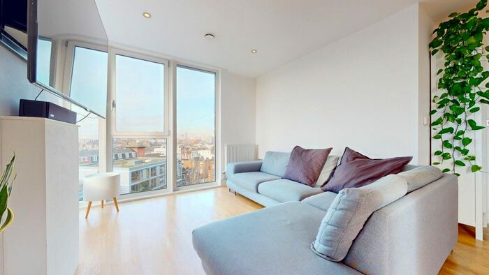 3 Bedroom Flat To Rent In Seager Place, London, SE8