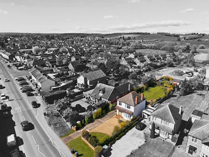 3 Bedroom Detached House For Sale In Shefford Road, Clifton, Shefford, SG17