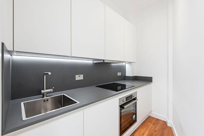 Studio To Rent In Canfield Gardens, London, NW6