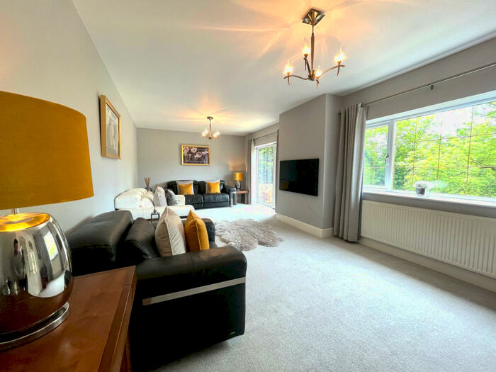 4 Bedroom Detached House For Sale In Cliff Road, Darfield, Barnsley, S73