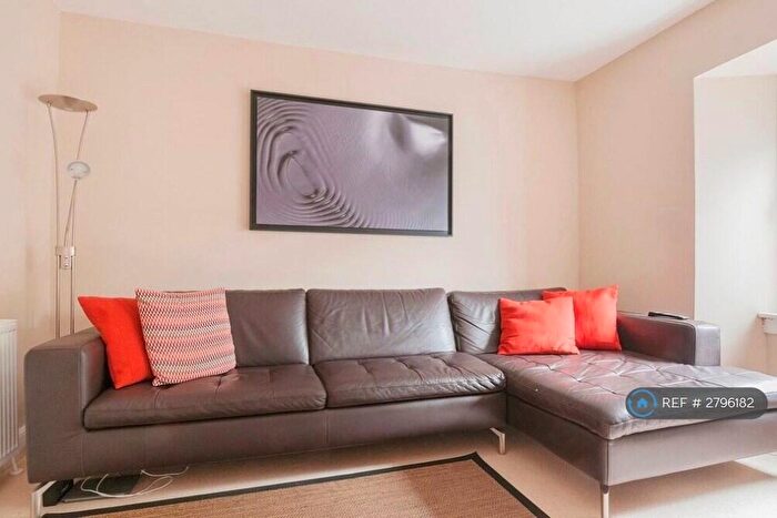 2 Bedroom Flat To Rent In High Street, Auchterarder, PH3