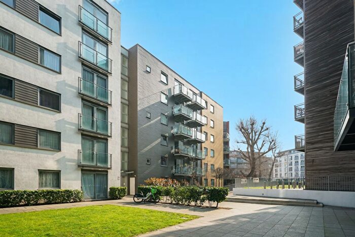 2 Bedroom Flat To Rent In Blackheath Road, Greenwich, SE10