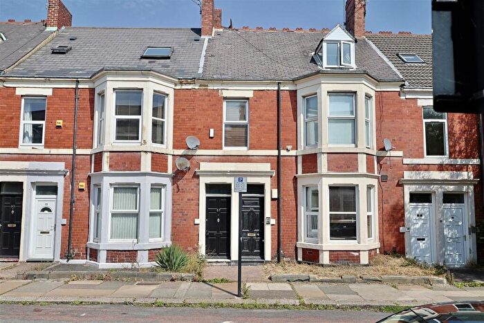 3 Bedroom Flat To Rent In Forsyth Road, Jesmond, Newcastle Upon Tyne, NE2