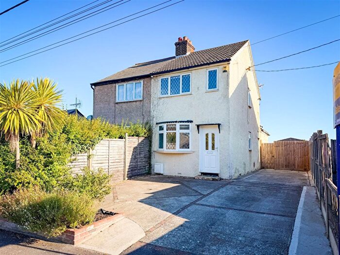 3 Bedroom Semi-detached House For Sale In Elm Road, Little Clacton, Essex, CO16