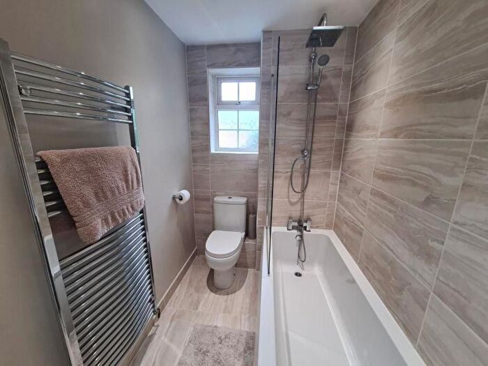 2 Bedroom End Of Terrace House To Rent In Hereford Way, Banbury, OX16