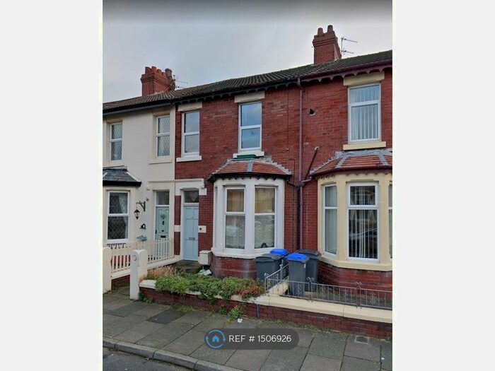 2 Bedroom Flat To Rent In Stamford Avenue, Blackpool, FY4