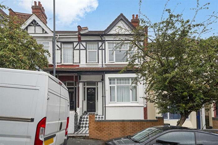 2 Bedroom Flat For Sale In Mostyn Avenue, Wembley, HA9