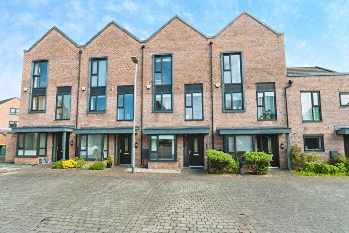 4 Bedroom Town House For Sale In Siskin Road, Cottam, Preston, Lancashire, PR4