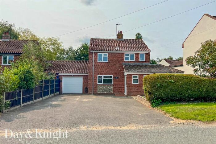 3 Bedroom Link Detached House For Sale In Staithe Road, Burgh St. Peter, Beccles, NR34