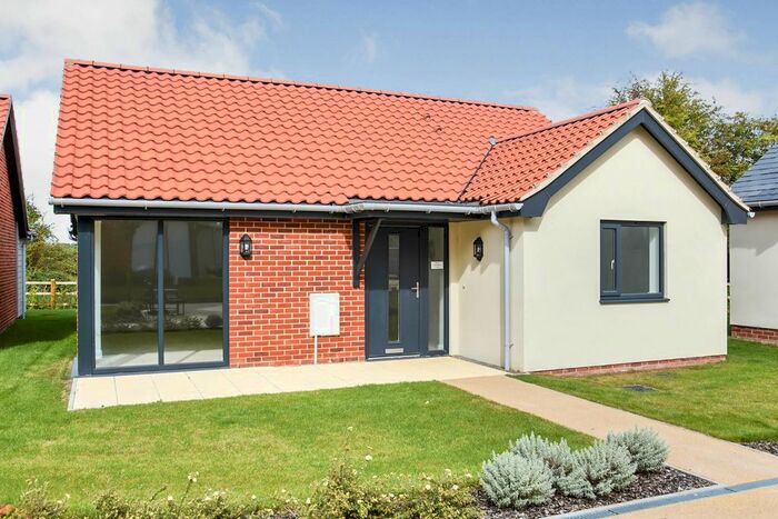 2 Bedroom Detached Bungalow For Sale In Ashtree Close, Reepham, Norwich, NR10