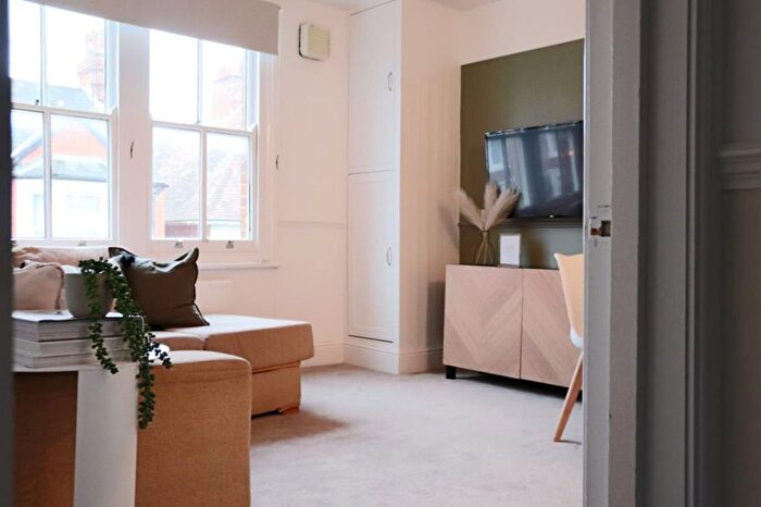 2 Bedroom Flat To Rent In Oxford, OX1