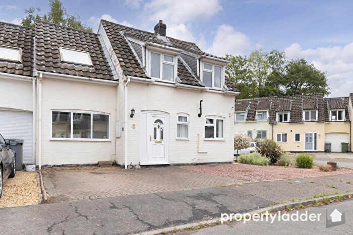3 Bedroom End Of Terrace House For Sale In Manor Close, Buxton, NR10