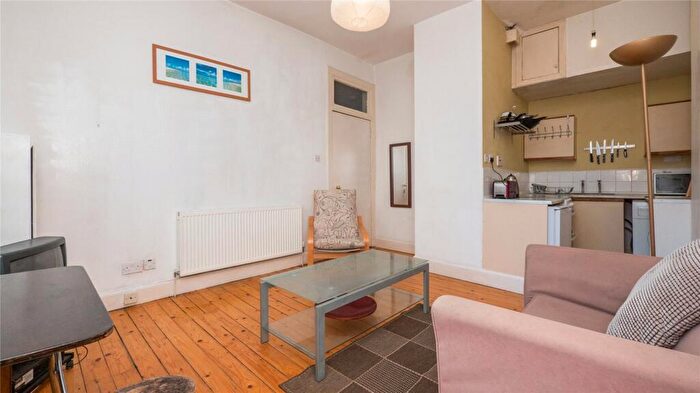 1 Bedroom Flat To Rent In Lyne Street, Edinburgh, EH7