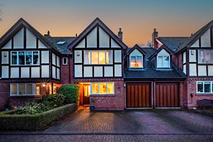 4 Bedroom Terraced House For Sale In St. Johns Way, Sandiway, CW8